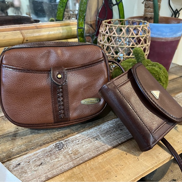 Vintage 90’s Liz Claiborne Crossbody Purse with matching Wallet - Picture 1 of 9